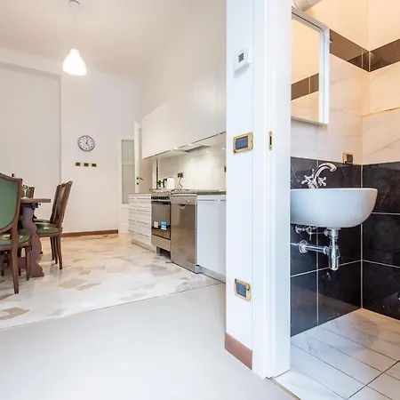 Elegante Casa Liberty Daire Milano